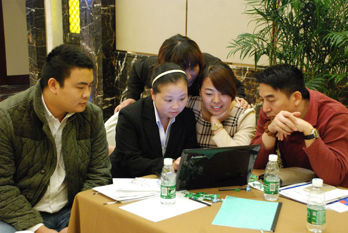 高瞻遠矚，移攬?zhí)煜? 2014年百度移動推廣峰會會議報道
